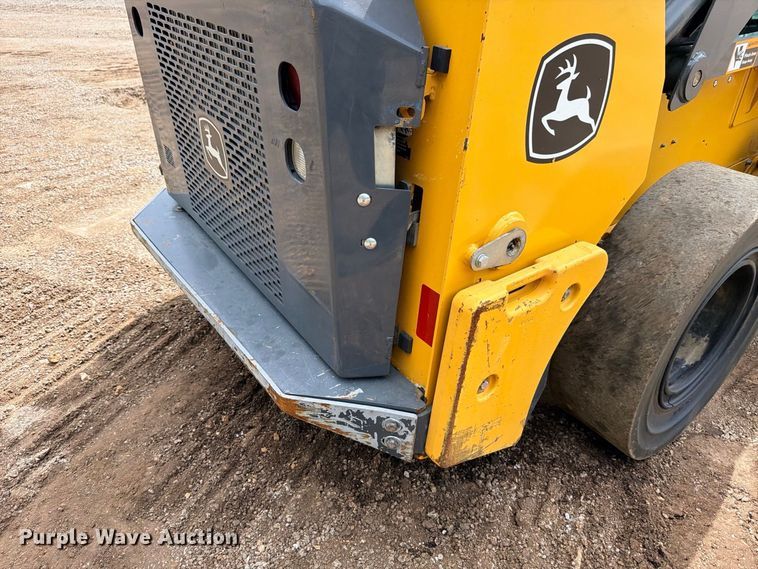 image for item ED5410 2018 John Deere 318G skid steer loader