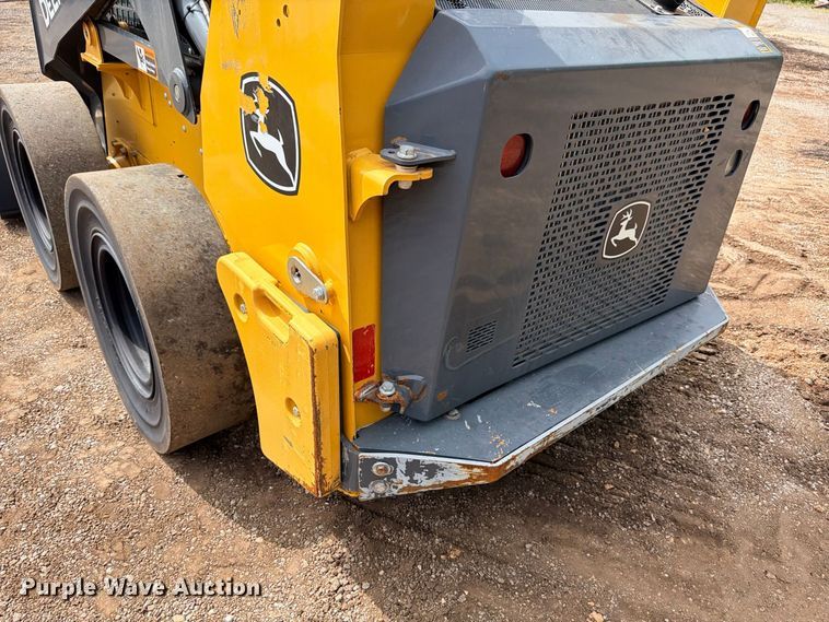 image for item ED5410 2018 John Deere 318G skid steer loader