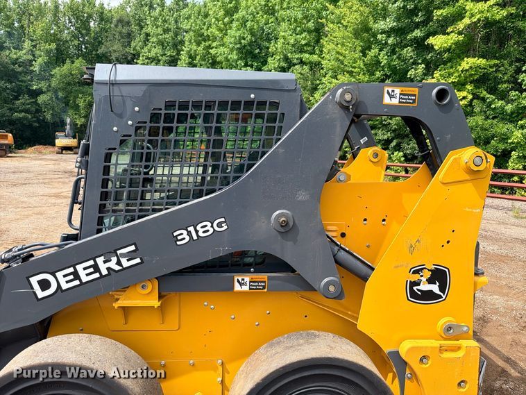 image for item ED5410 2018 John Deere 318G skid steer loader
