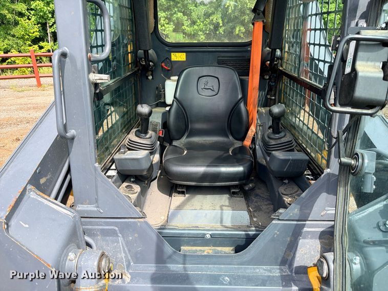 image for item ED5410 2018 John Deere 318G skid steer loader