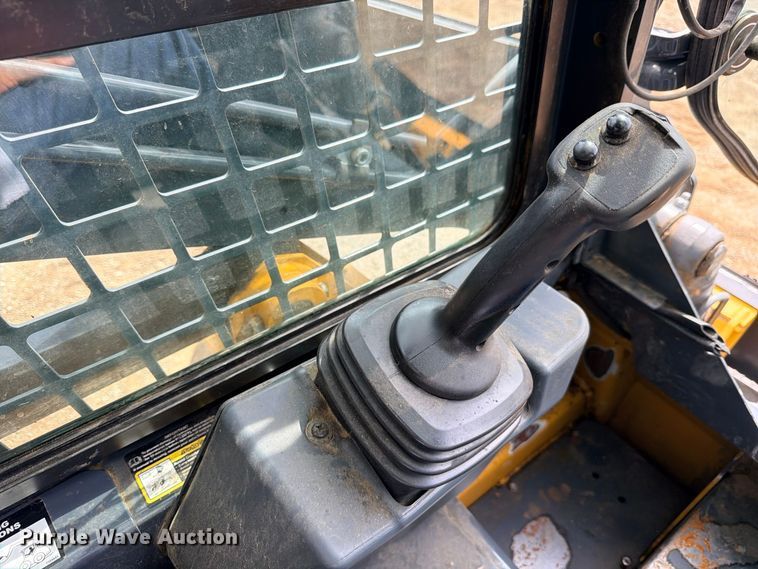 image for item ED5410 2018 John Deere 318G skid steer loader
