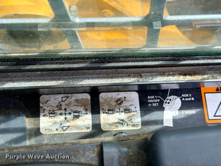 image for item ED5410 2018 John Deere 318G skid steer loader