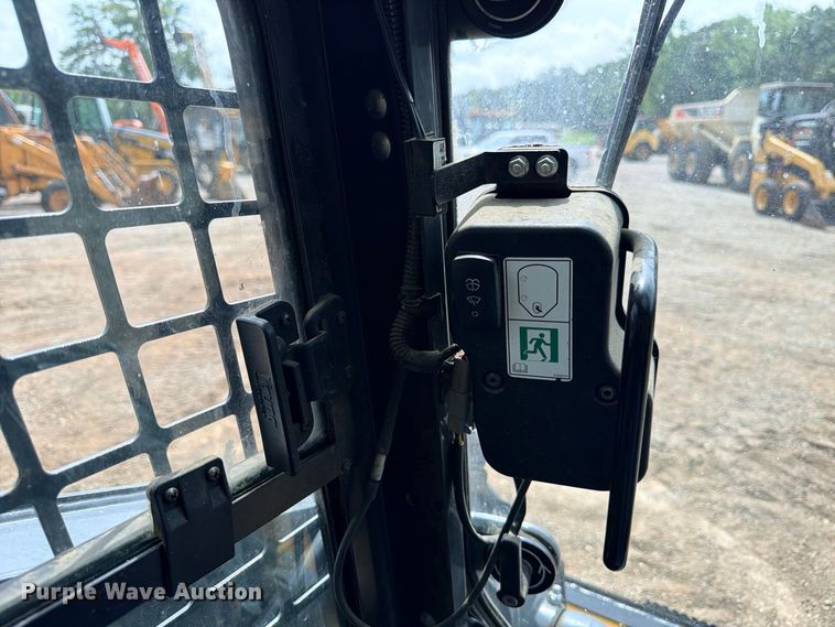 image for item ED5410 2018 John Deere 318G skid steer loader