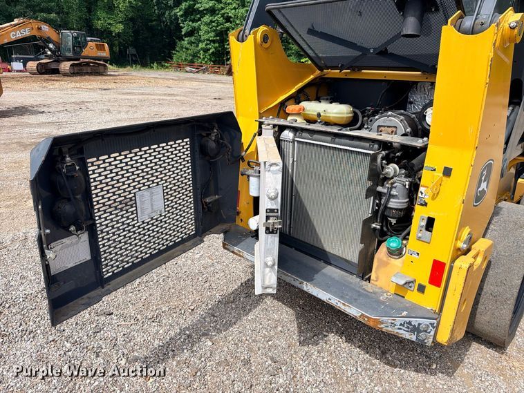 image for item ED5410 2018 John Deere 318G skid steer loader
