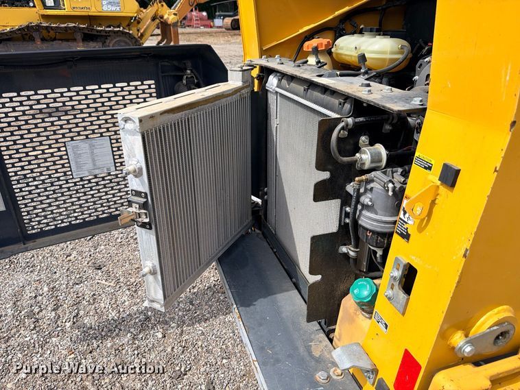 image for item ED5410 2018 John Deere 318G skid steer loader