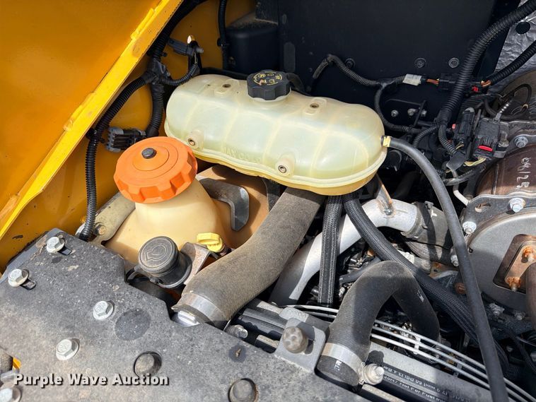 image for item ED5410 2018 John Deere 318G skid steer loader