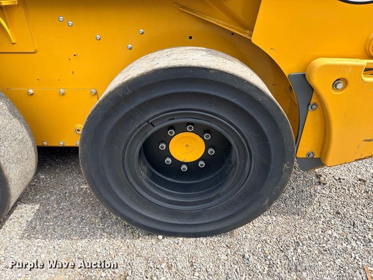 image for item ED5410 2018 John Deere 318G skid steer loader