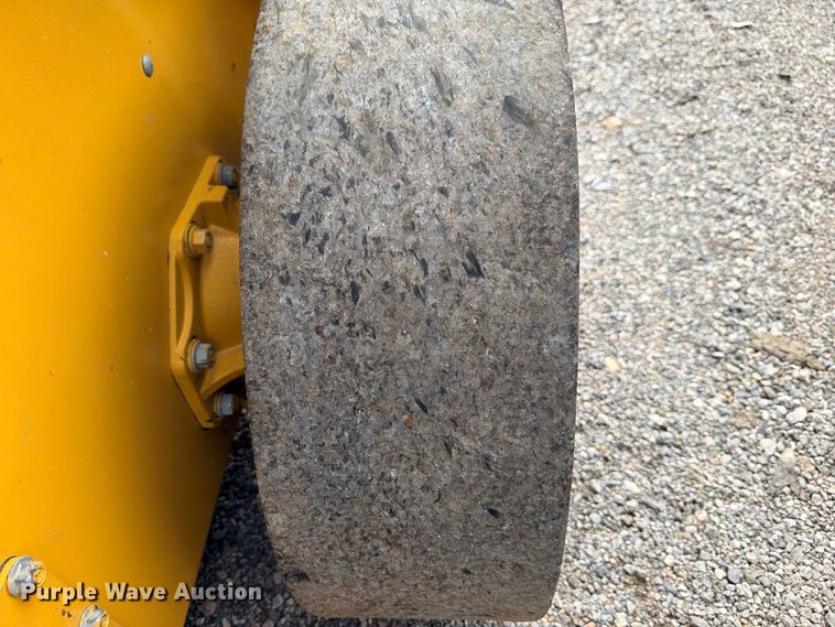 image for item ED5410 2018 John Deere 318G skid steer loader