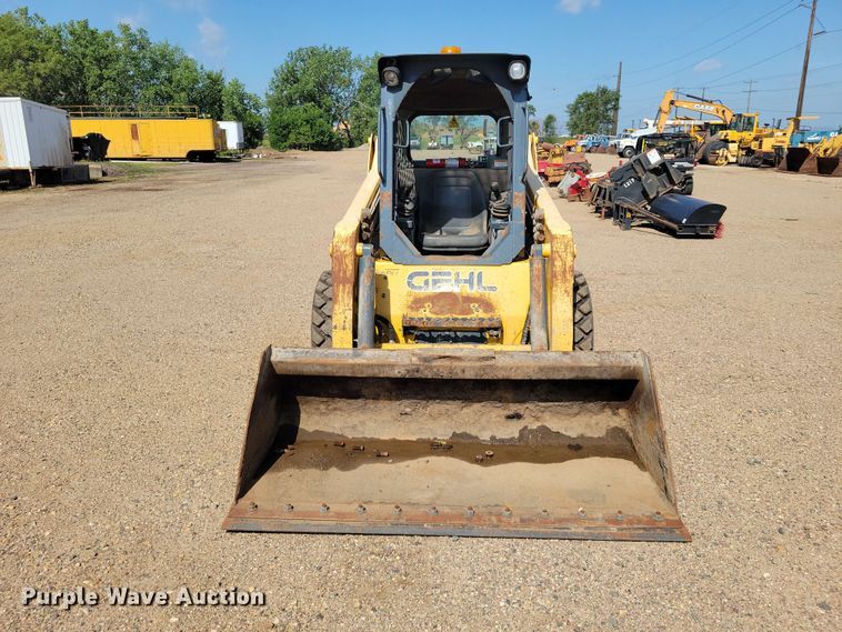 image for item EE1100 2016 Gehl R220 skid steer loader