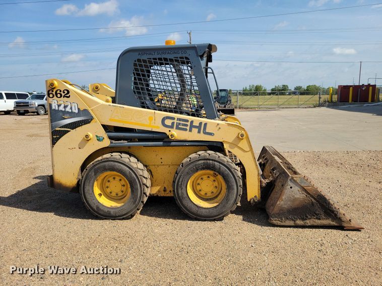 image for item EE1100 2016 Gehl R220 skid steer loader