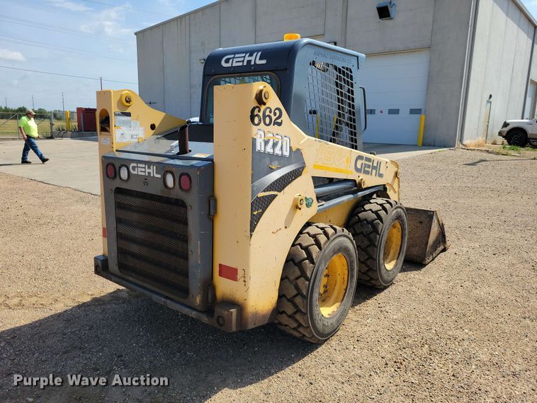 image for item EE1100 2016 Gehl R220 skid steer loader