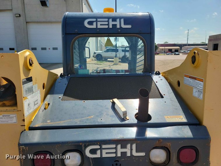 image for item EE1100 2016 Gehl R220 skid steer loader