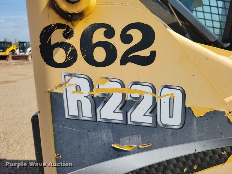image for item EE1100 2016 Gehl R220 skid steer loader
