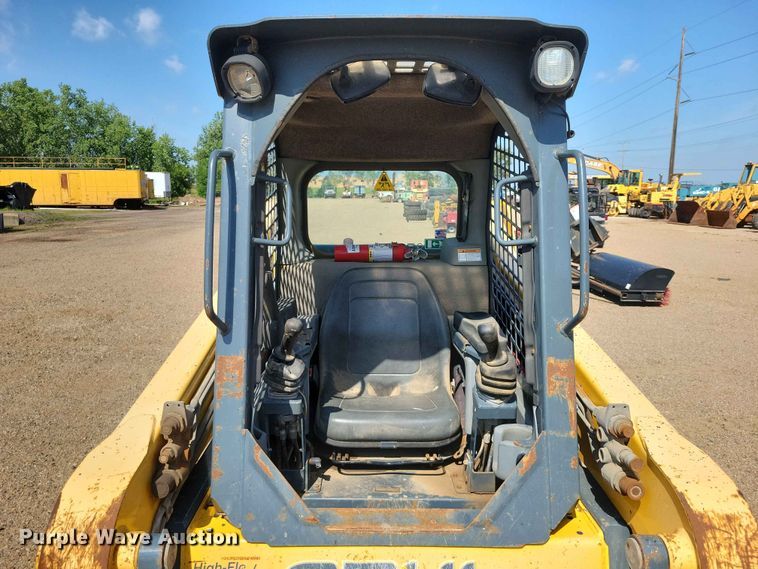 image for item EE1100 2016 Gehl R220 skid steer loader