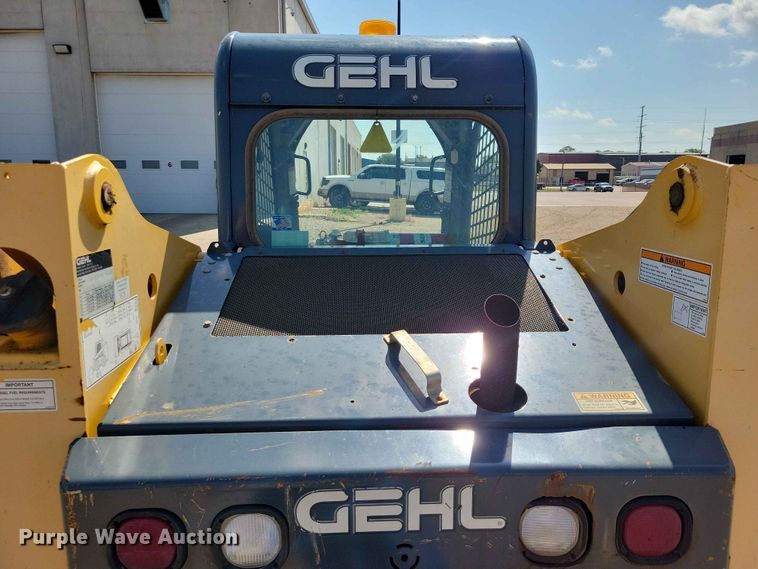 image for item EE1100 2016 Gehl R220 skid steer loader