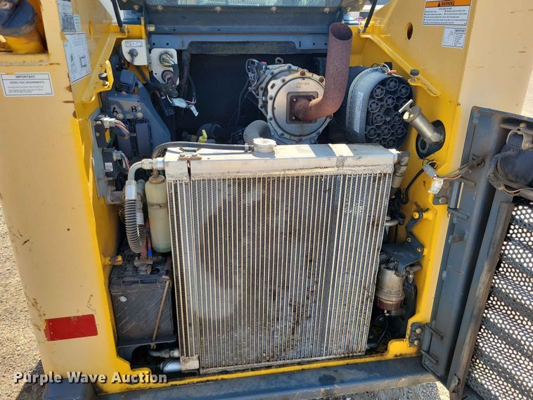 image for item EE1100 2016 Gehl R220 skid steer loader