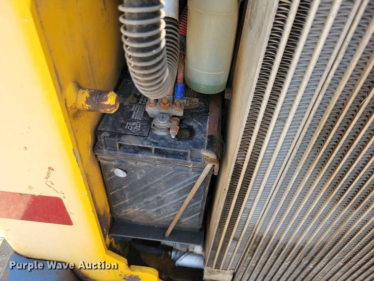 image for item EE1100 2016 Gehl R220 skid steer loader