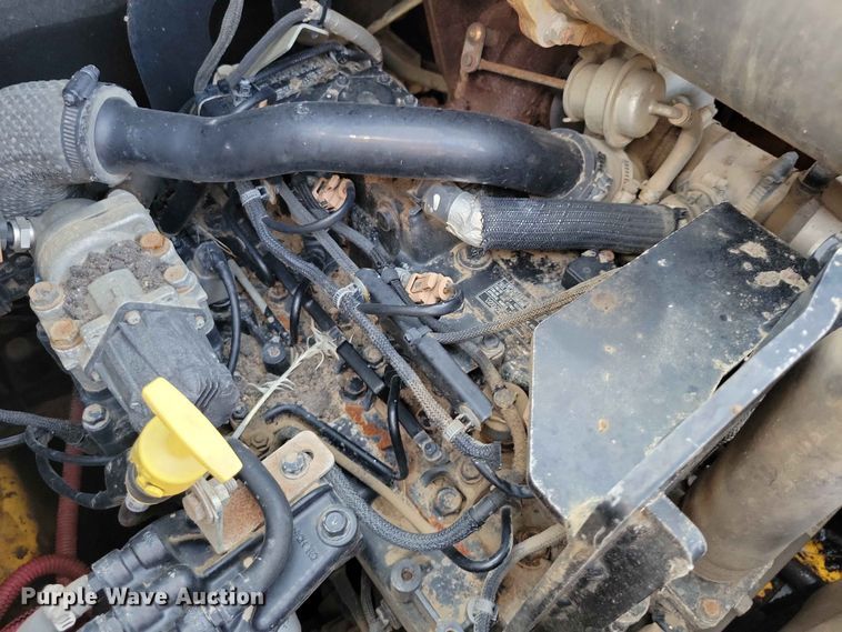 image for item EE1100 2016 Gehl R220 skid steer loader