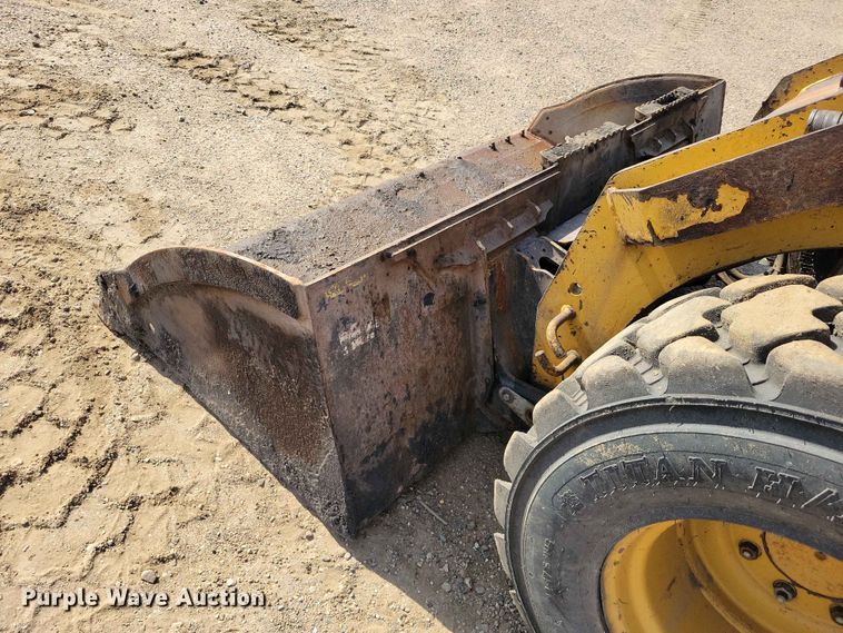 image for item EE1105 2014 Caterpillar 272D skid steer loader