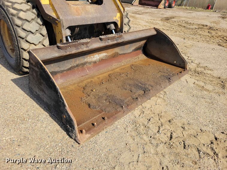 image for item EE1105 2014 Caterpillar 272D skid steer loader