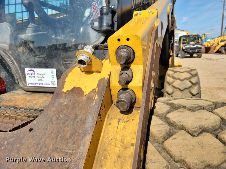 image for item EE1105 2014 Caterpillar 272D skid steer loader