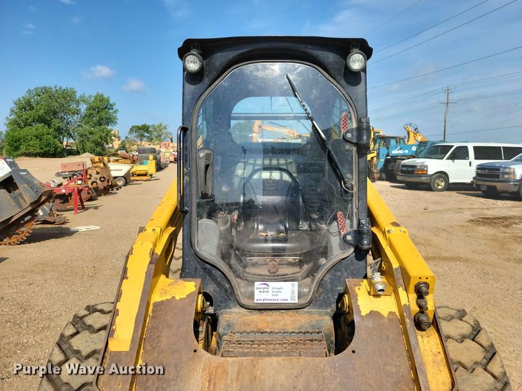 image for item EE1105 2014 Caterpillar 272D skid steer loader