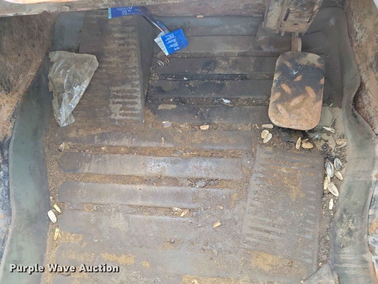 image for item EE1105 2014 Caterpillar 272D skid steer loader