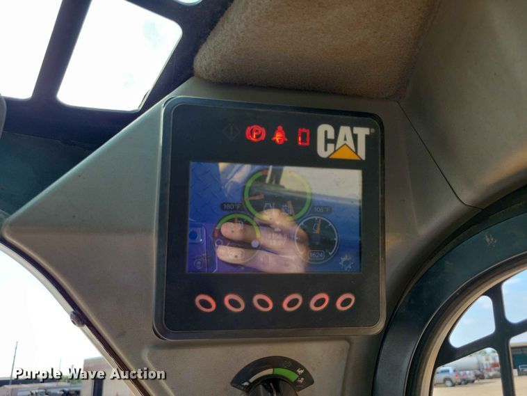 image for item EE1105 2014 Caterpillar 272D skid steer loader