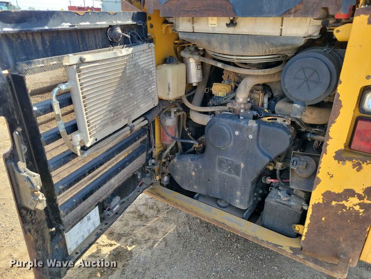 image for item EE1105 2014 Caterpillar 272D skid steer loader