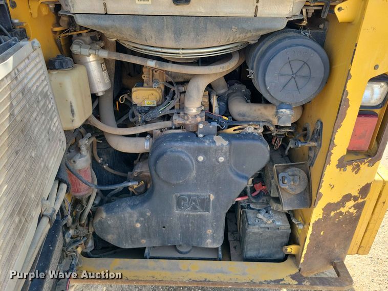image for item EE1105 2014 Caterpillar 272D skid steer loader