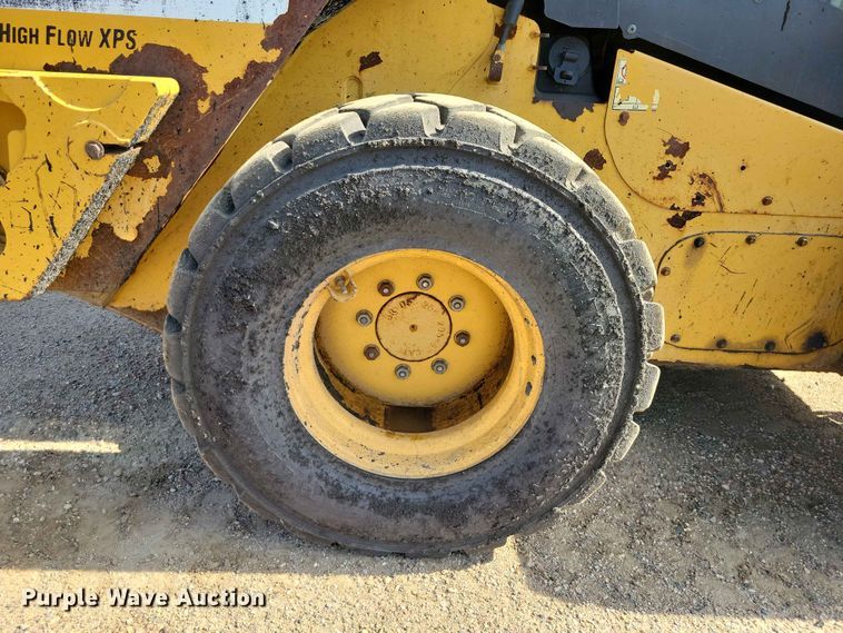 image for item EE1105 2014 Caterpillar 272D skid steer loader
