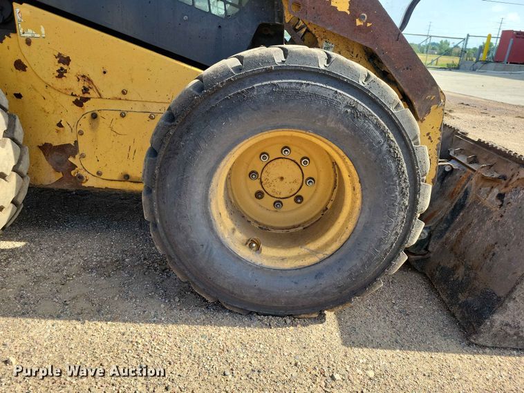 image for item EE1105 2014 Caterpillar 272D skid steer loader