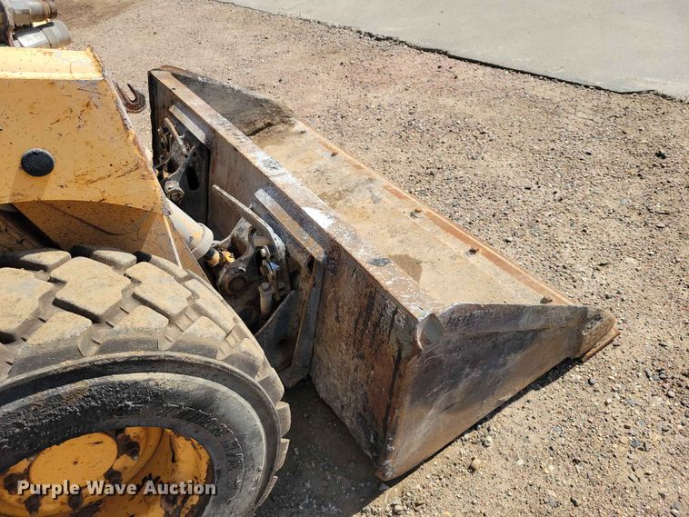 image for item EE1107 2007 Mustang 2076 skid steer loader