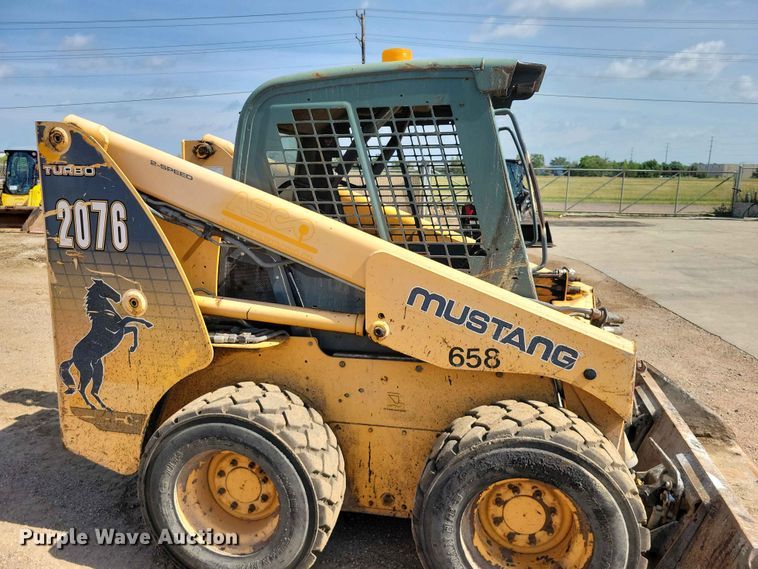 image for item EE1107 2007 Mustang 2076 skid steer loader
