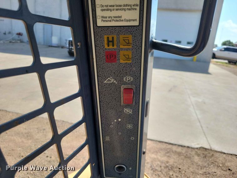 image for item EE1107 2007 Mustang 2076 skid steer loader
