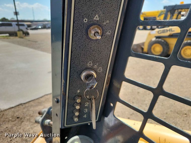 image for item EE1107 2007 Mustang 2076 skid steer loader