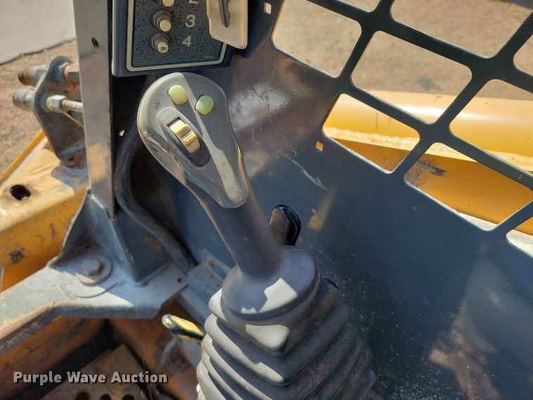 image for item EE1107 2007 Mustang 2076 skid steer loader