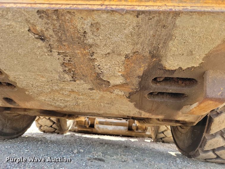 image for item EE1107 2007 Mustang 2076 skid steer loader