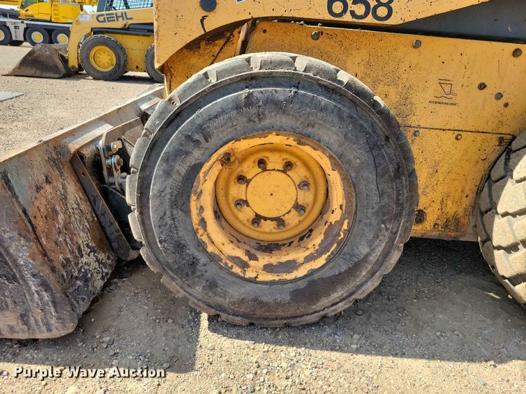 image for item EE1107 2007 Mustang 2076 skid steer loader