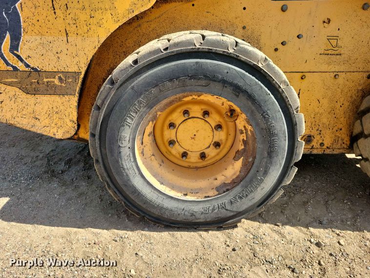 image for item EE1107 2007 Mustang 2076 skid steer loader