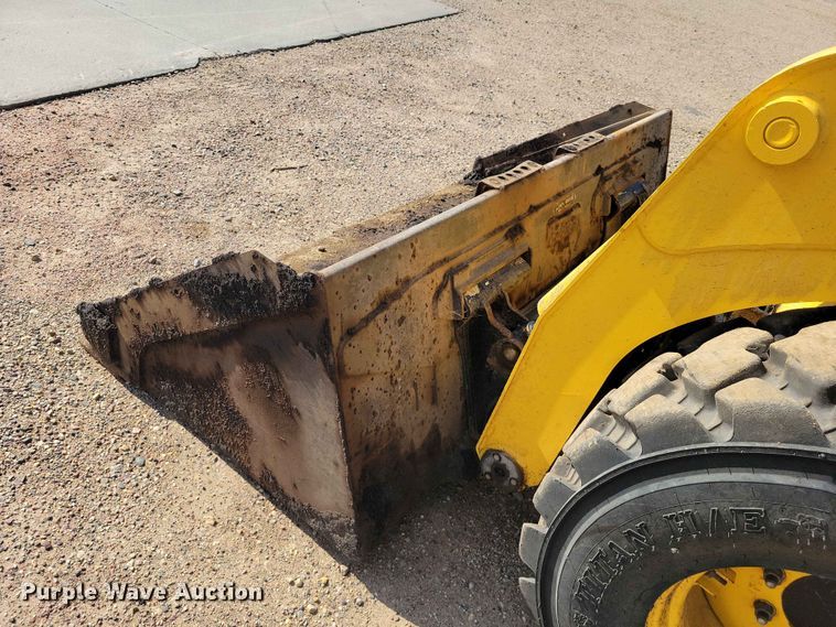 image for item EE1108 2019 Gehl V330 skid steer loader