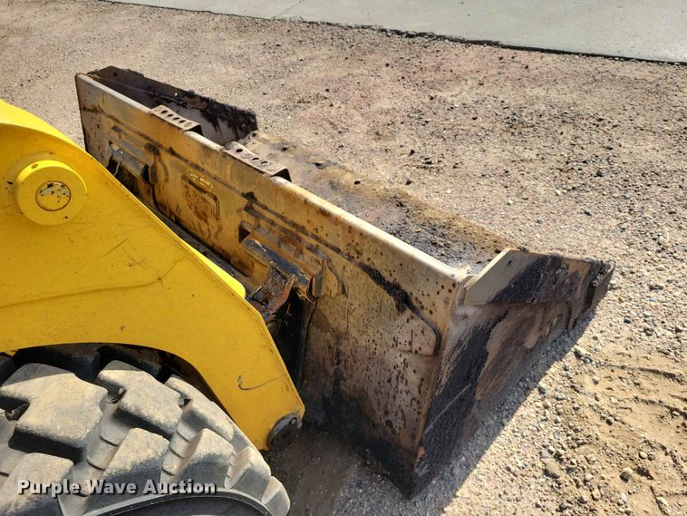 image for item EE1108 2019 Gehl V330 skid steer loader
