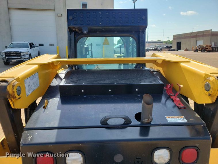 image for item EE1108 2019 Gehl V330 skid steer loader