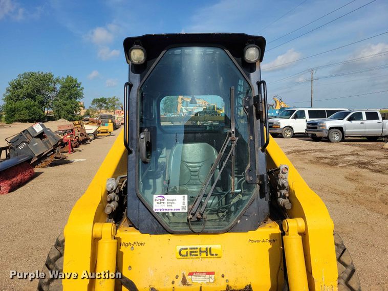image for item EE1108 2019 Gehl V330 skid steer loader