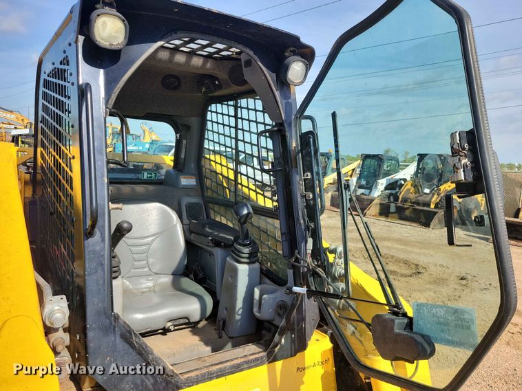 image for item EE1108 2019 Gehl V330 skid steer loader