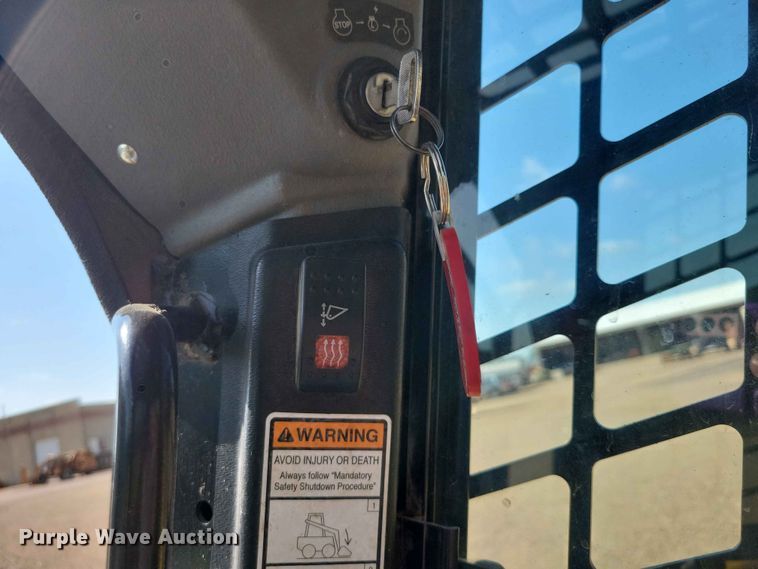 image for item EE1108 2019 Gehl V330 skid steer loader