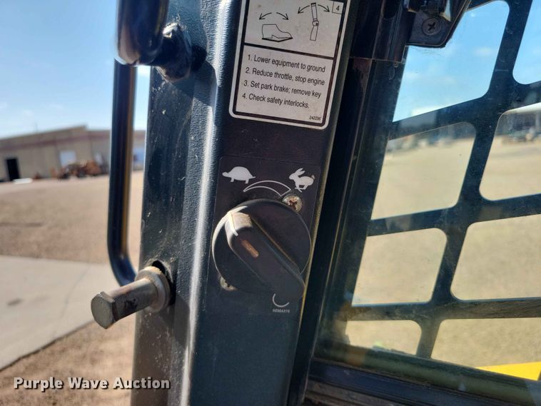 image for item EE1108 2019 Gehl V330 skid steer loader