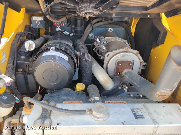 image for item EE1108 2019 Gehl V330 skid steer loader