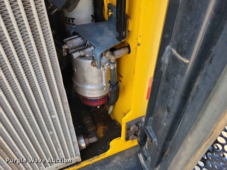 image for item EE1108 2019 Gehl V330 skid steer loader