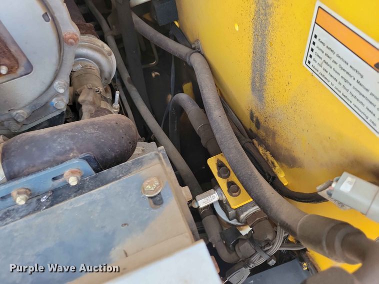 image for item EE1108 2019 Gehl V330 skid steer loader